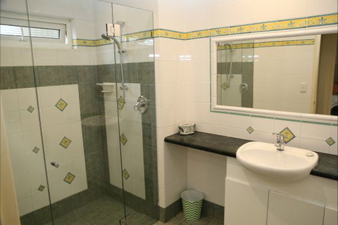 A Beach House Near Manly Two - Tourism TAS 2